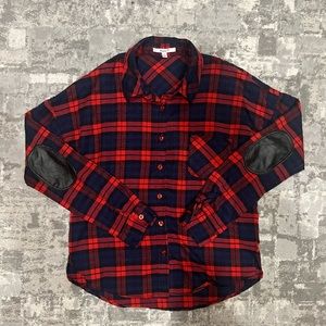 Women’s flannel long sleeve button up shirt